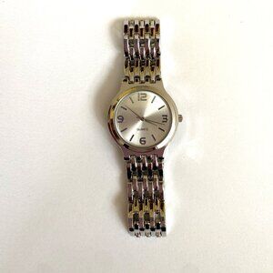 Men's quartz movement silver tone wrist watch